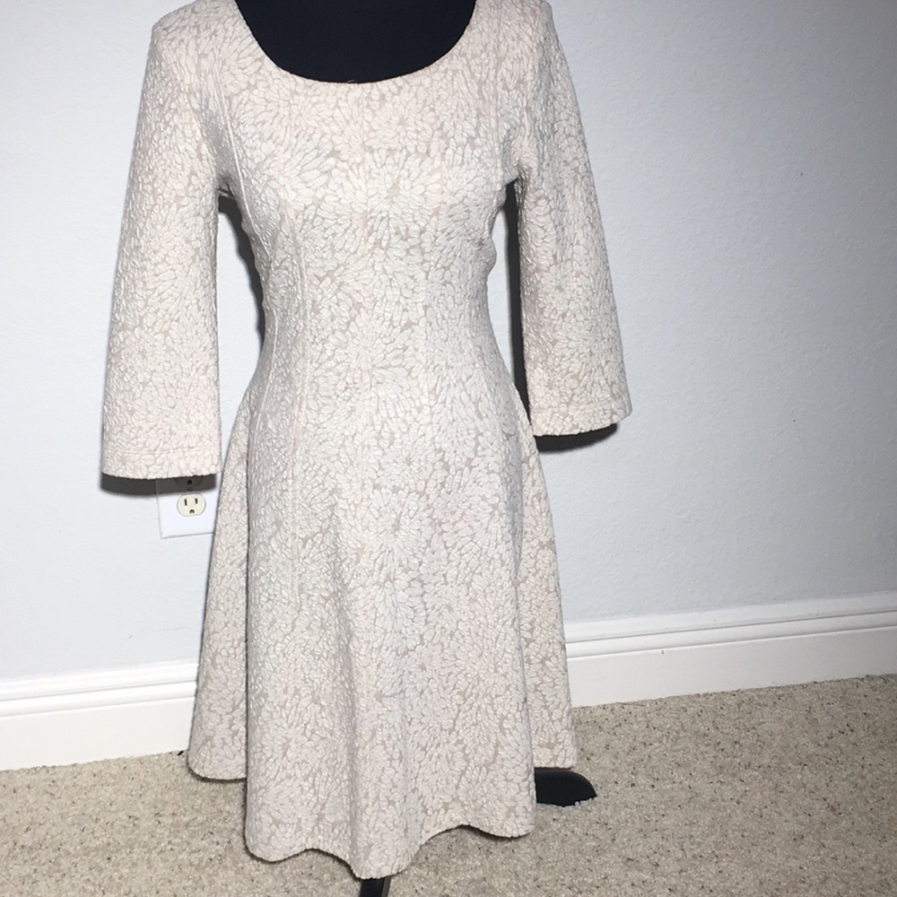 Just Taylor cream  & tan floral pattern dress